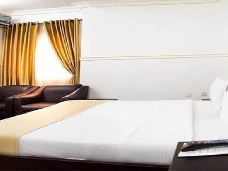 Bjorne Suites Superior Room