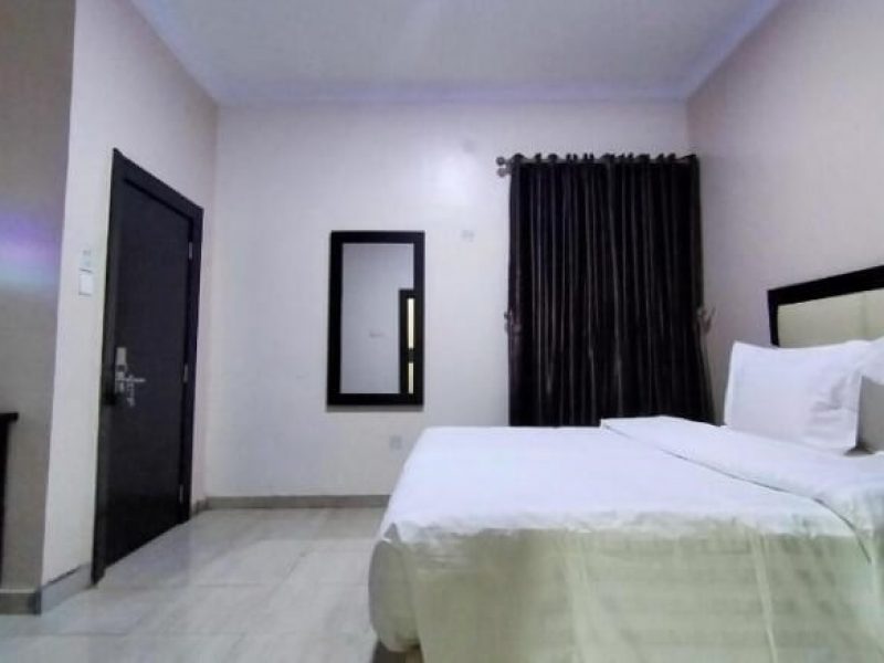 The Beckett Suites Deluxe Room