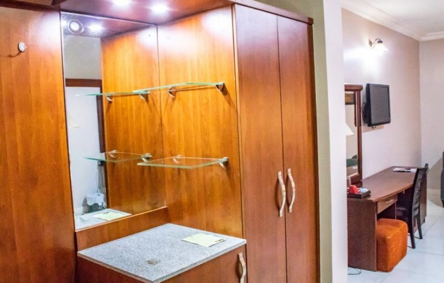 Denis Hotel, Abuja