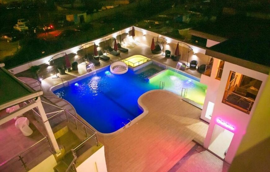 Echelon Heights Hotel, Rivers