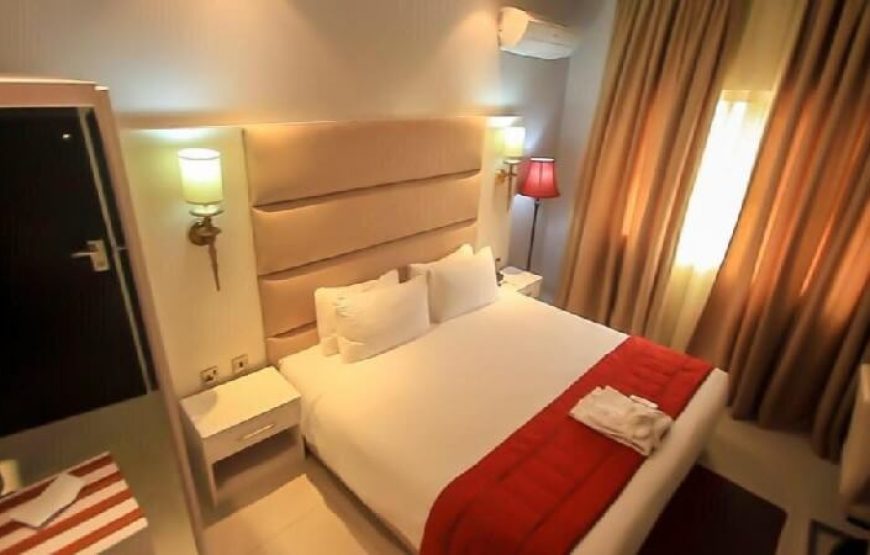 Glee Hotel, Lagos