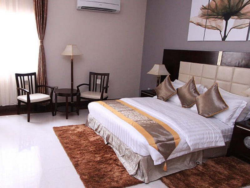 Grand Bee Suites Business Suite