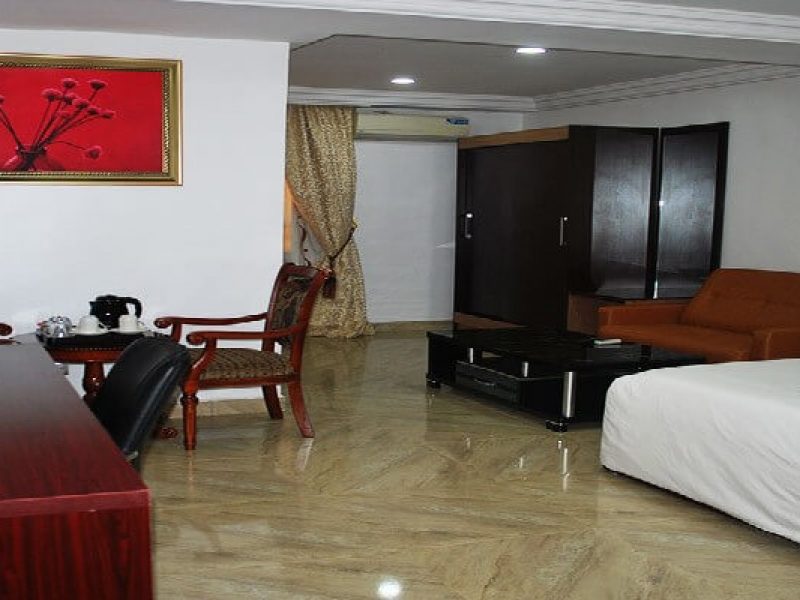 Immaculate Platinum Ministerial Room