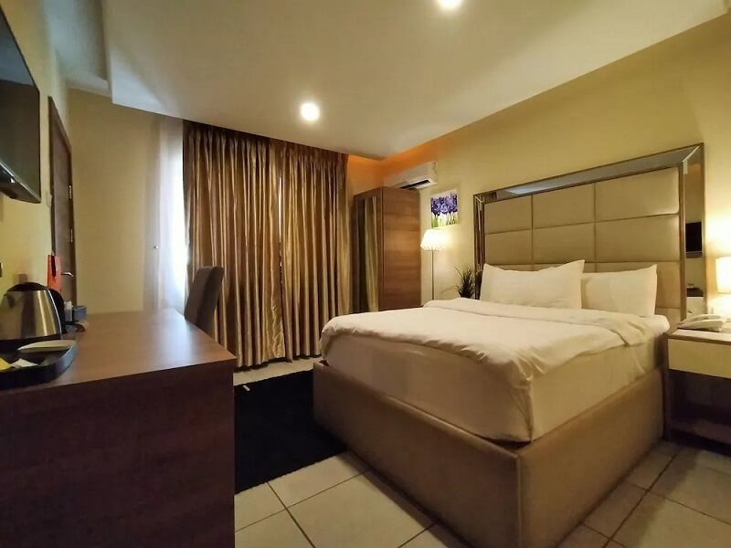 Iris Hotel Deluxe Room
