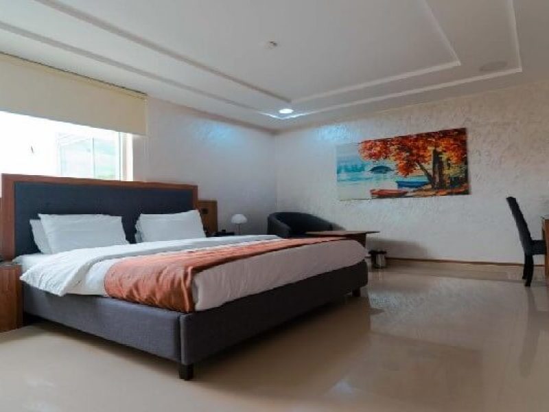 Phoenicia Deluxe King Suite