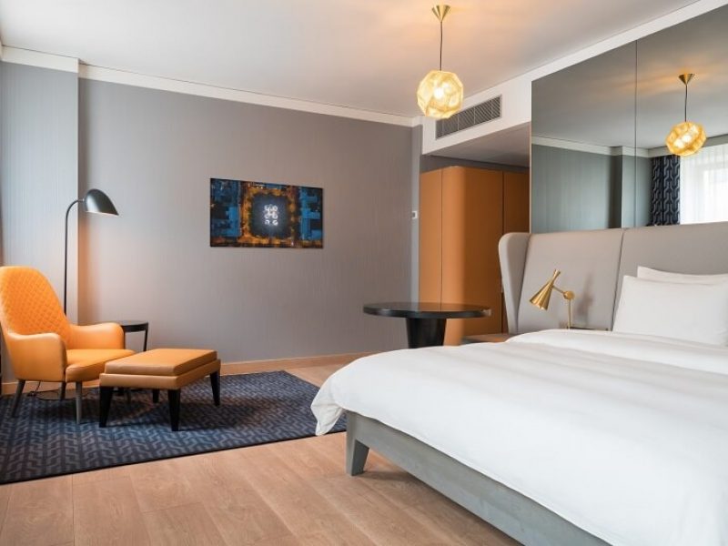 Radisson Blu Hotel Suite (Lounge Access)