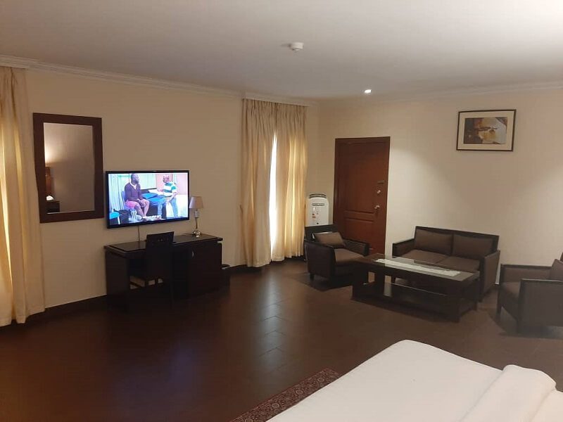 Savoy Summerset Hotel Royal Suite