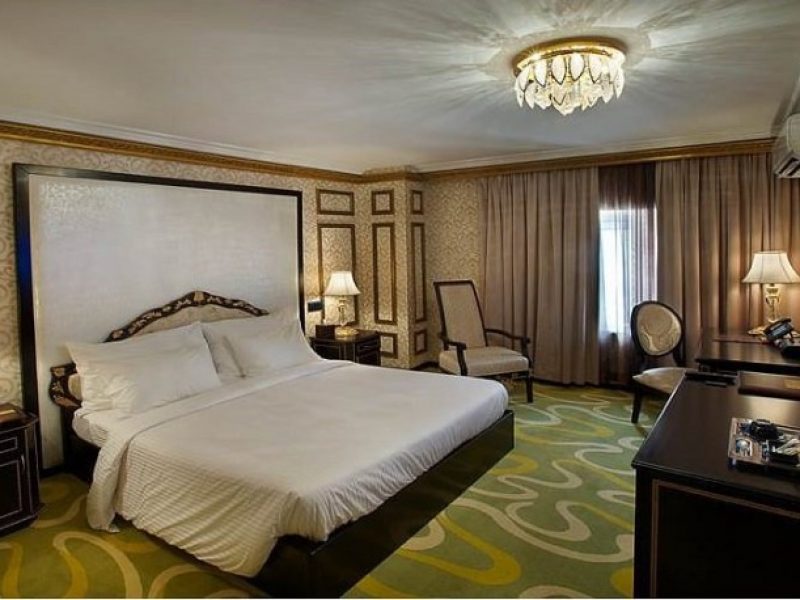 Summerset Continental hotel deluxe room
