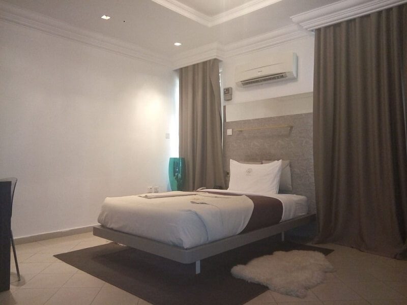 Ambassador Hotel Business Room