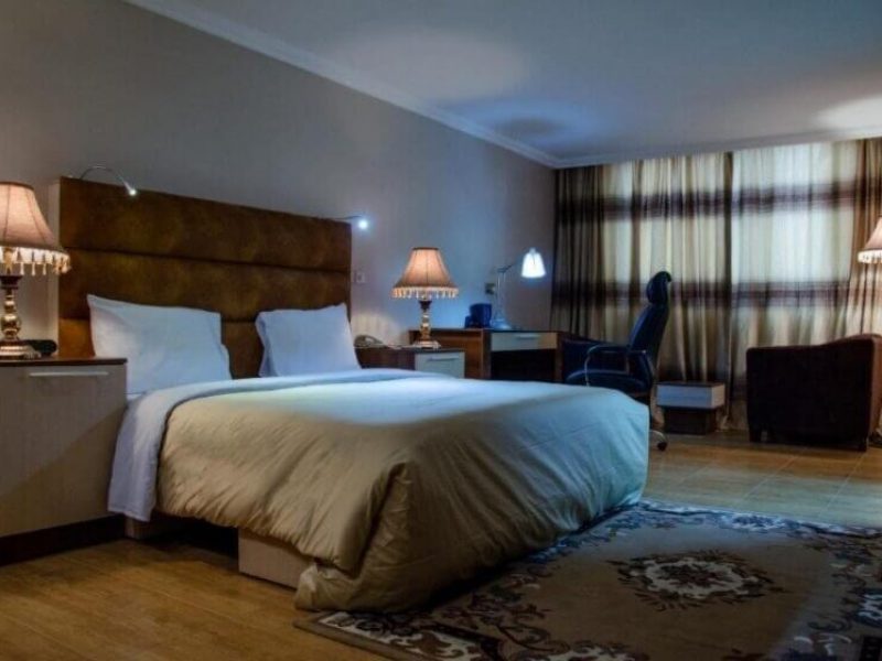 The Chesterfield Hotel Queens Rooms
