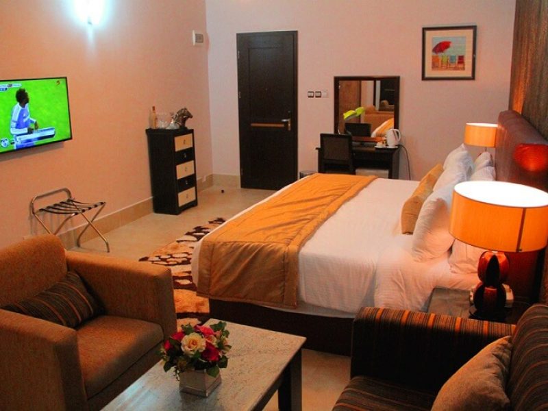 The Cromwell Courtyard Hotel Executive Deluxe Room