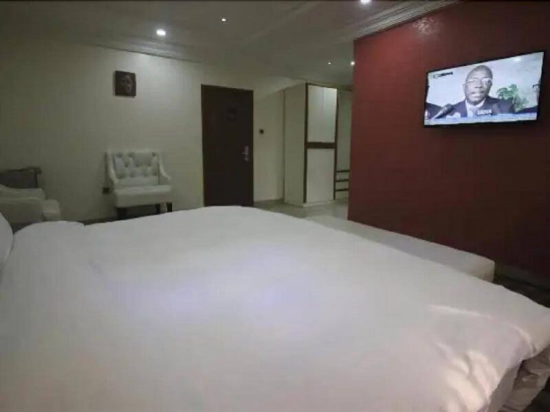 Waxride Emerald Room