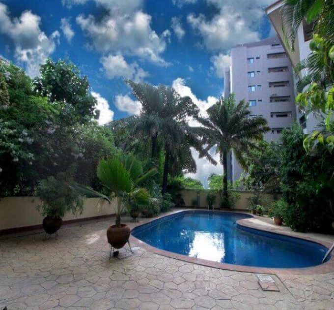 La Cour Hotels Glover
