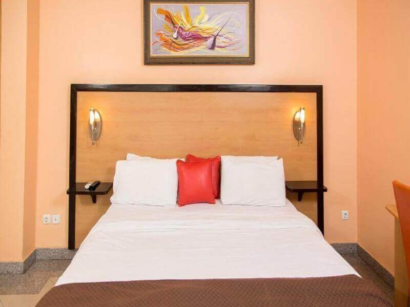 La Cour Single Bed Suite