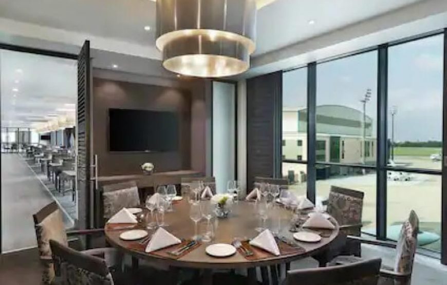 Legend Hotel Lagos Airport, Curio Collection by Hilton