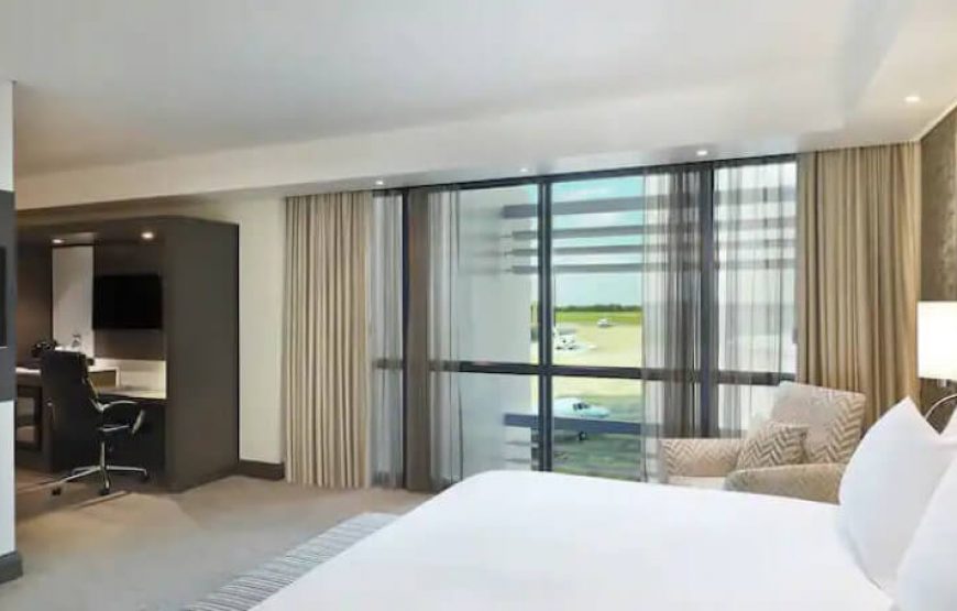 Legend Hotel Lagos Airport, Curio Collection by Hilton