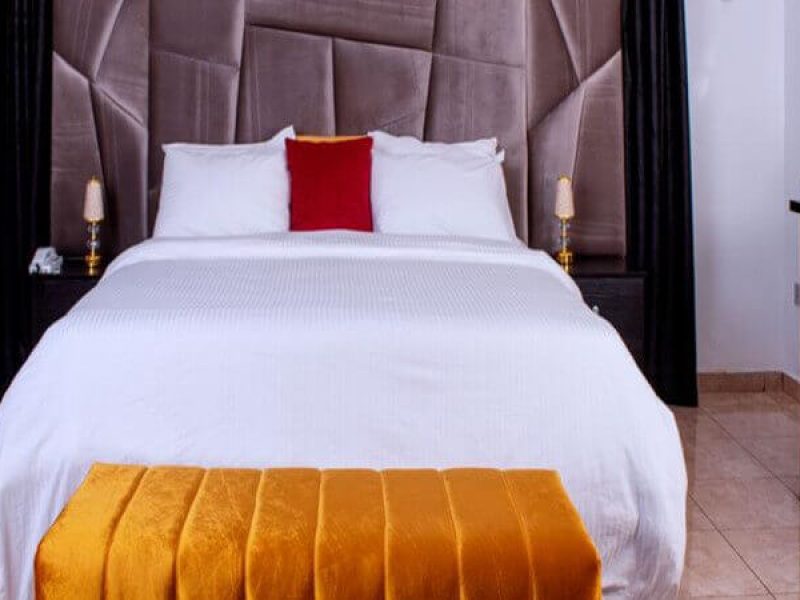 Loomzy Deluxe Rooms