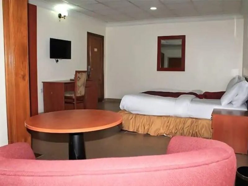 Randolph Executive Double Suite