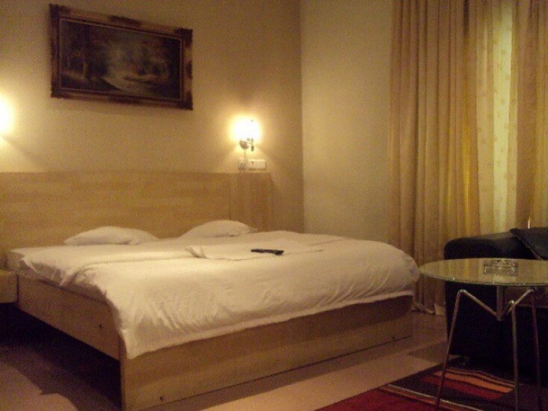 Riviera Deluxe Suite