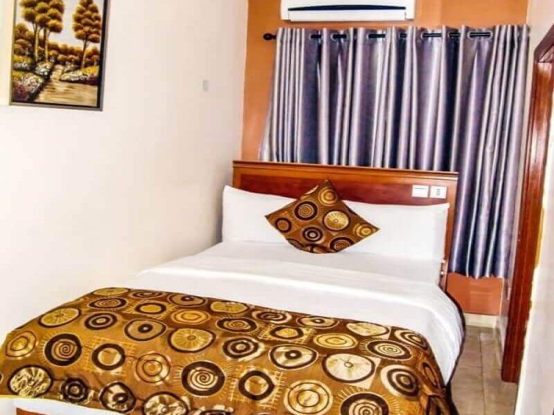 Royal Standard Rooms