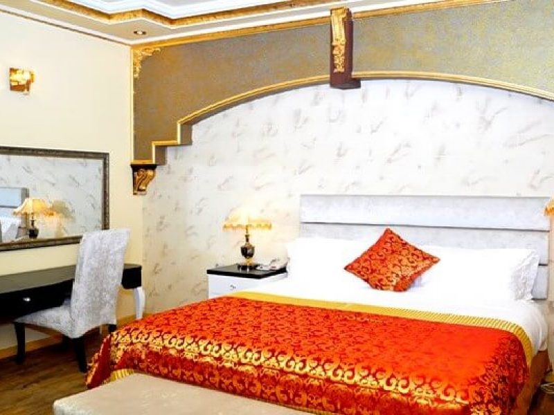 Sandralia Hotel Suites